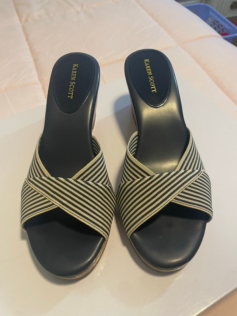 Women’s Karen Scott Wedges Size 8